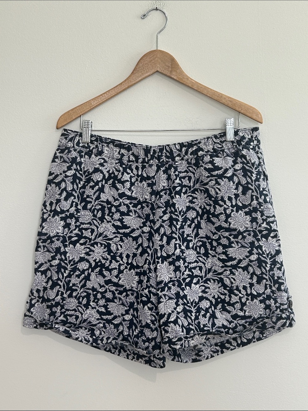 J. Jill Pure Jill Floral 100% Linen Shorts Size Large